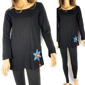 Scoop neck black tunic